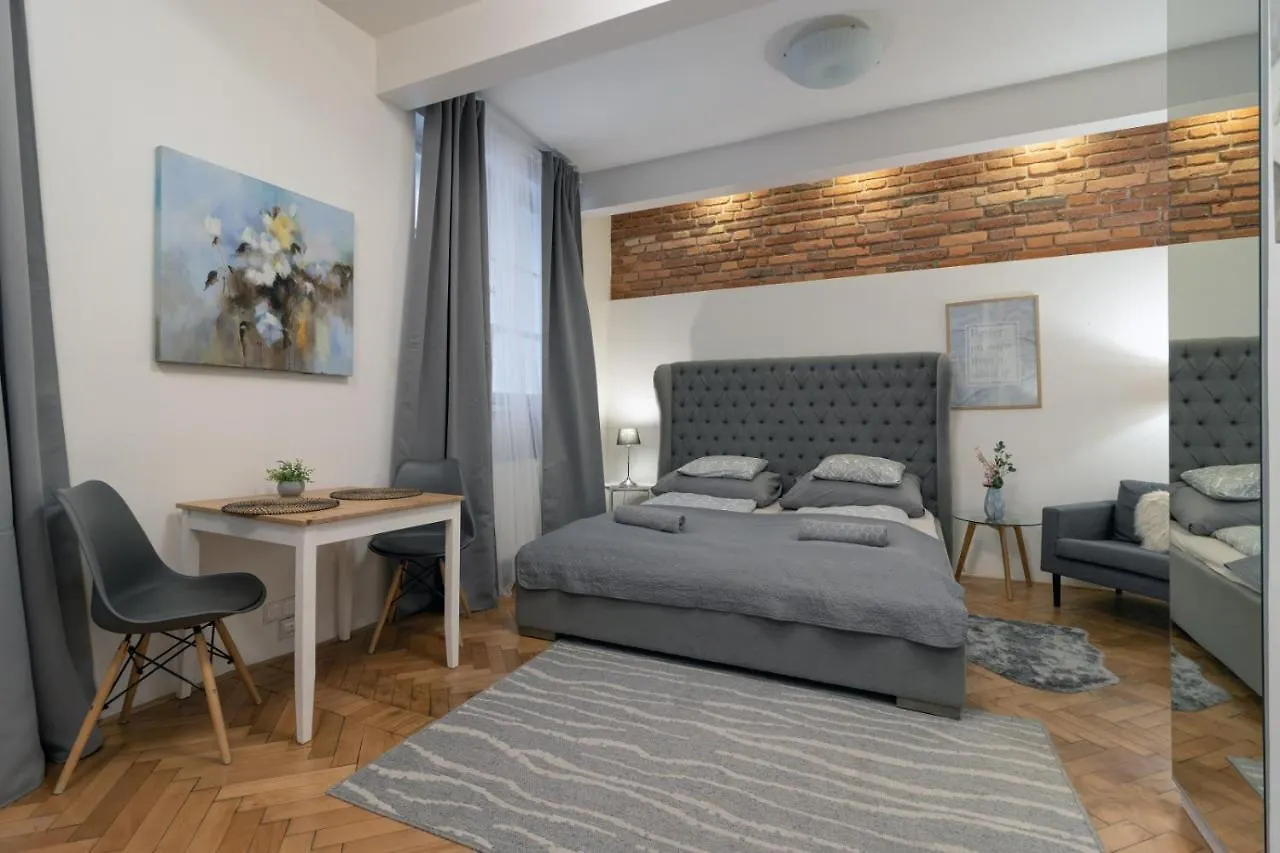 Cozy Local Naplavka Apartments In Center براغ 0*,  جمهورية التشيك